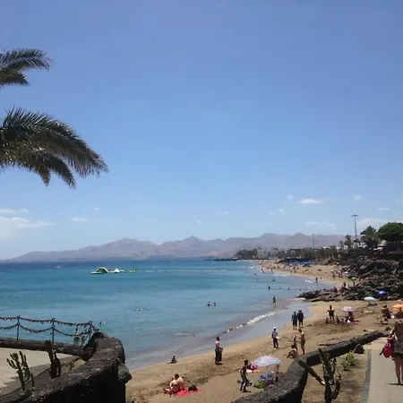 In Puerto Del Carmen Sleeps 5 With Pool فيلة