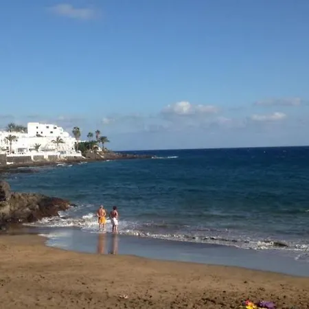 فيلة In Puerto Del Carmen Sleeps 5 With Pool